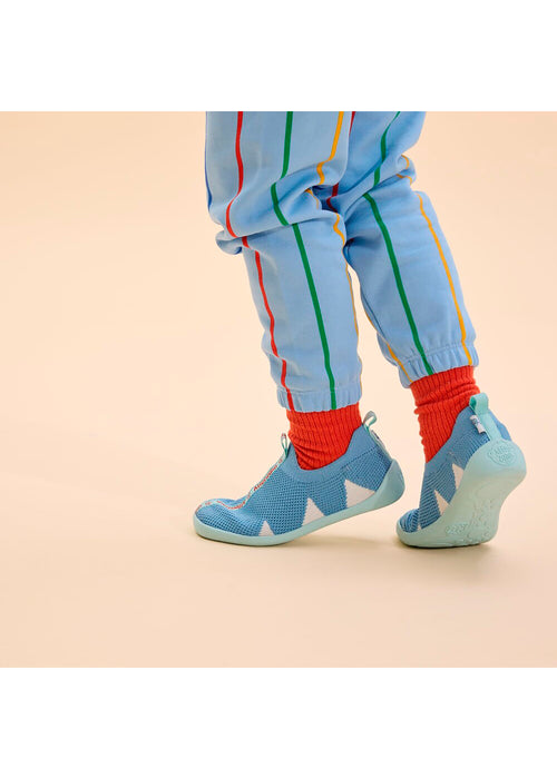 Lasten nauhattomat paljasjalkatennarit - Slipper Knit Flinky Shark, sininen, vegaaninen
