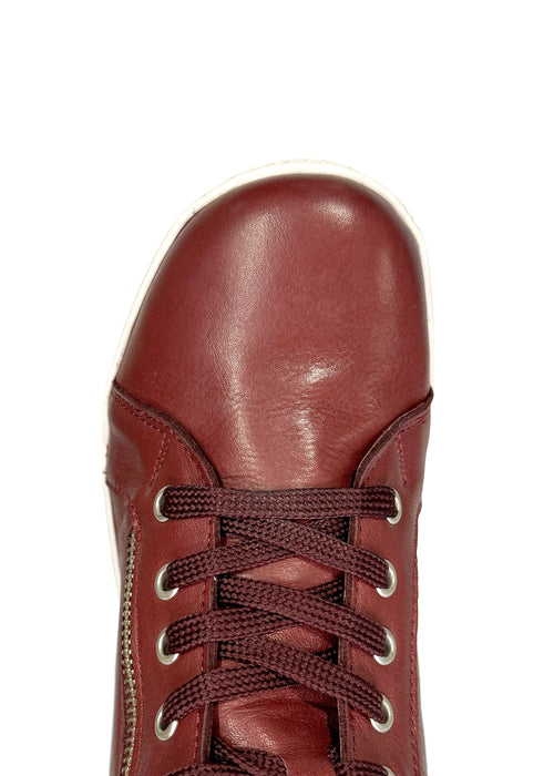 Varrelliset tennarit - viininpunainen nahka, vetoketjut molemmilla sivuilla, leveä lesti