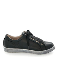 Low-top sneakers - black leather, zipper, wide last
