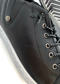 Low-top sneakers with elastic bands - black leather