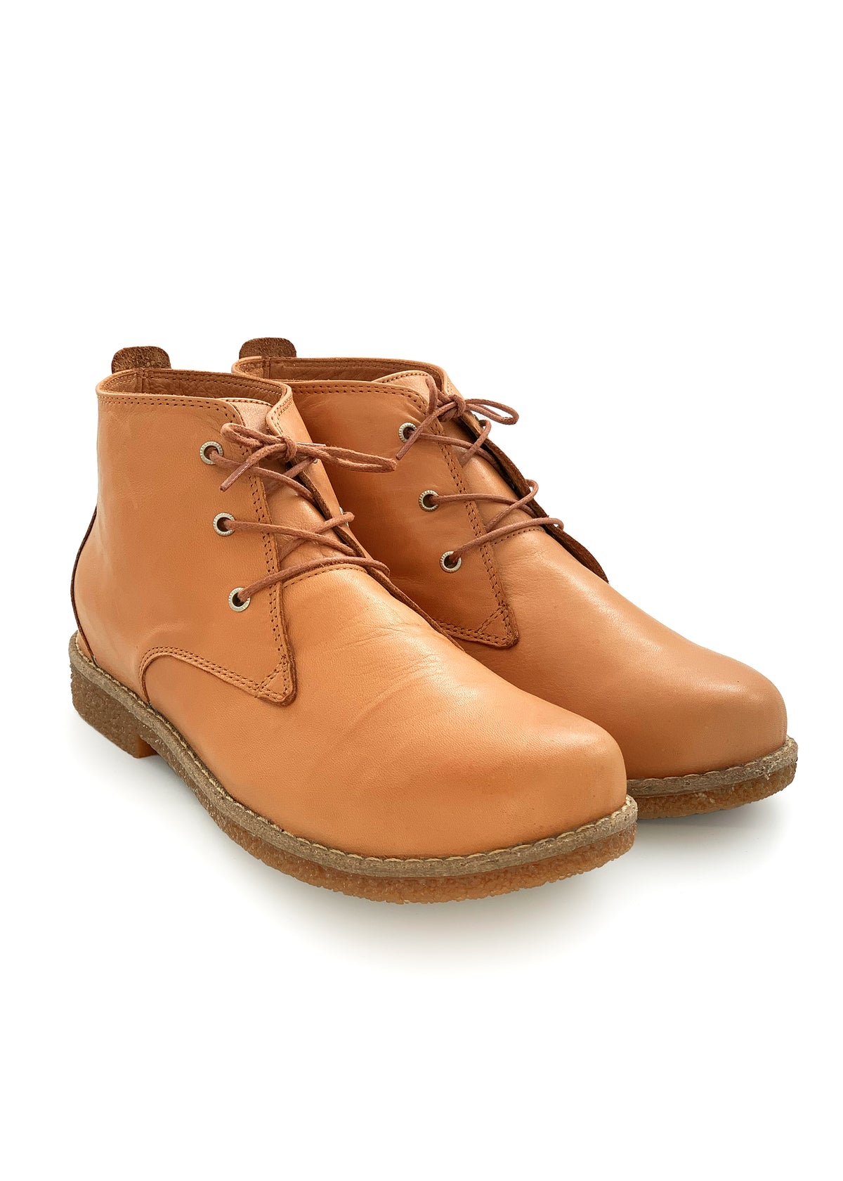 Walking shoes with a low shaft - cognac brown leather