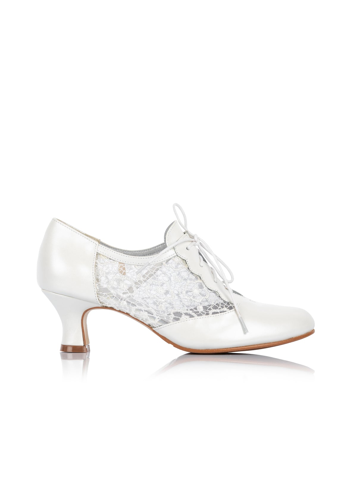 Elegant walking shoes with low heel - white leather, lace sides