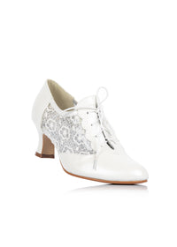Elegant walking shoes with low heel - white leather, lace sides