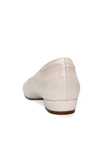 Low pumps - shimmering light