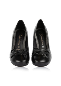 Rusettiavokkaat - musta nahka, laaja lesti