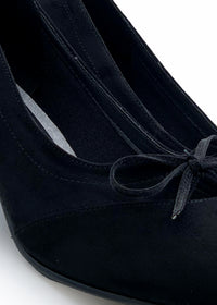 Low-heeled bow shoes - black textile, wide lace