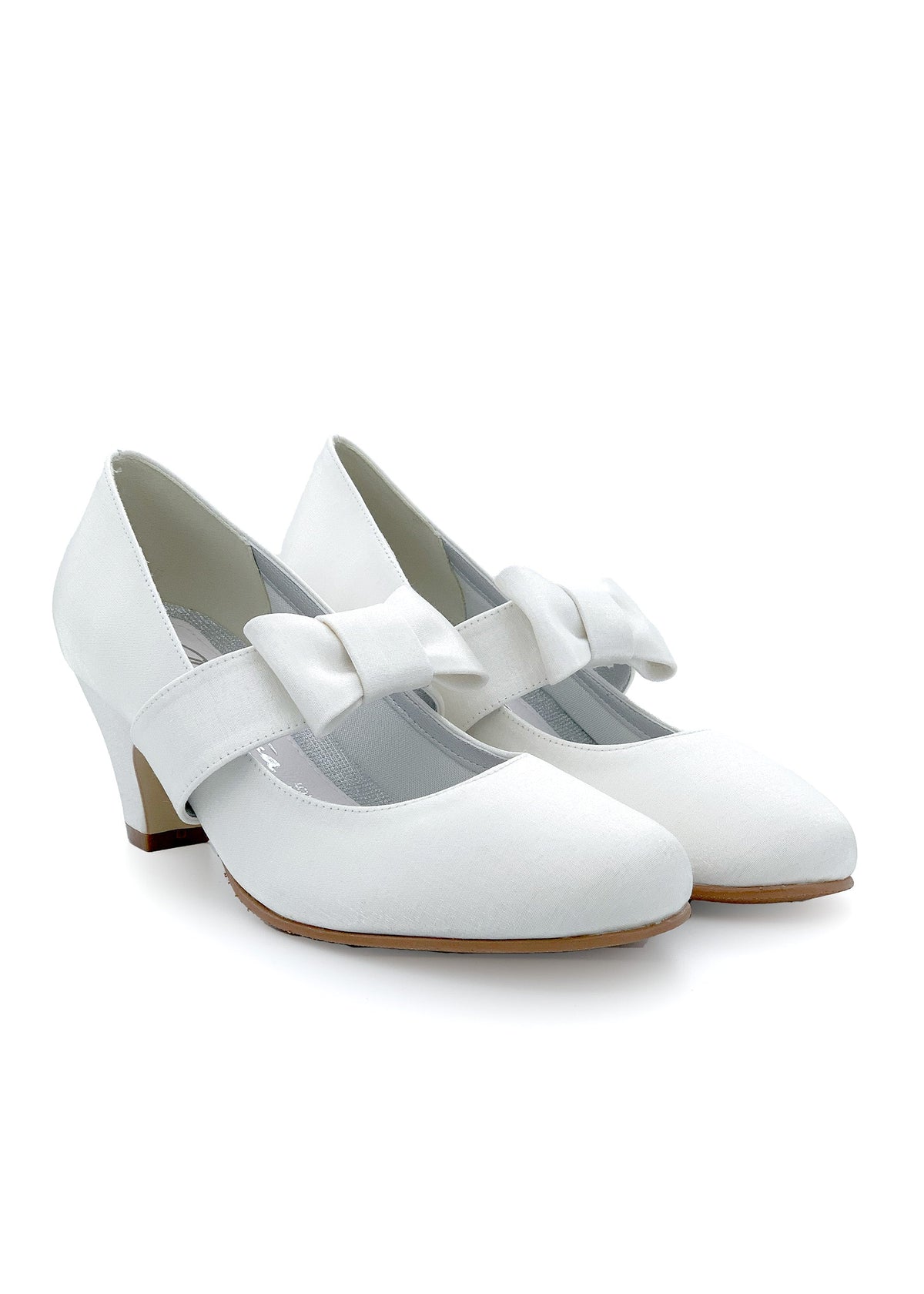 Open-toed shoes with bow straps - white satin fabric