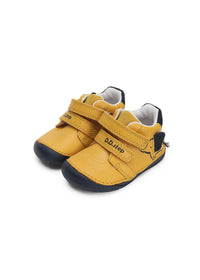 Children's first step shoes - yellow leather, fire truck