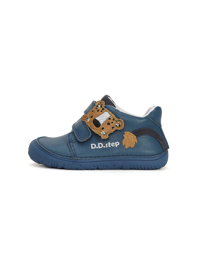 Children's first step shoes - blue leather, lion