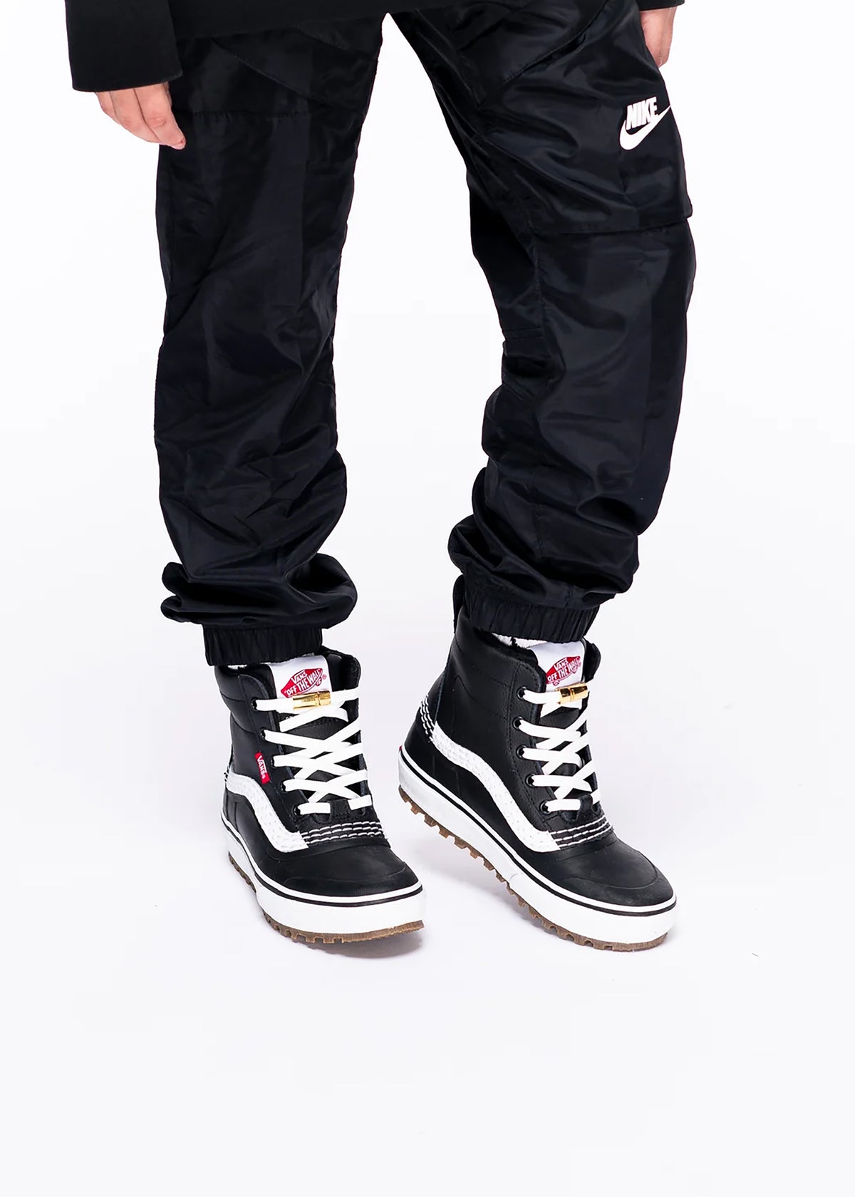 Venyvät kengännauhat magneettiklipsillä - useita värejä