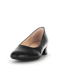 Open toe shoes with a low heel - black