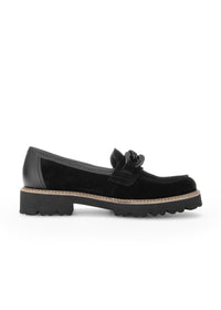 Loafers with a thick sole - black