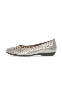 Ballerina shoes - shimmering platinum, hole design