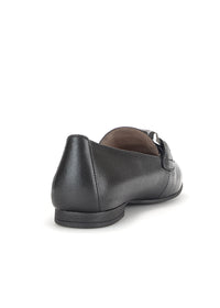 Loafers - svart läder, silverspänne dekoration
