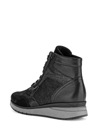 Sneakers with a small wedge sole - light shades, wide last