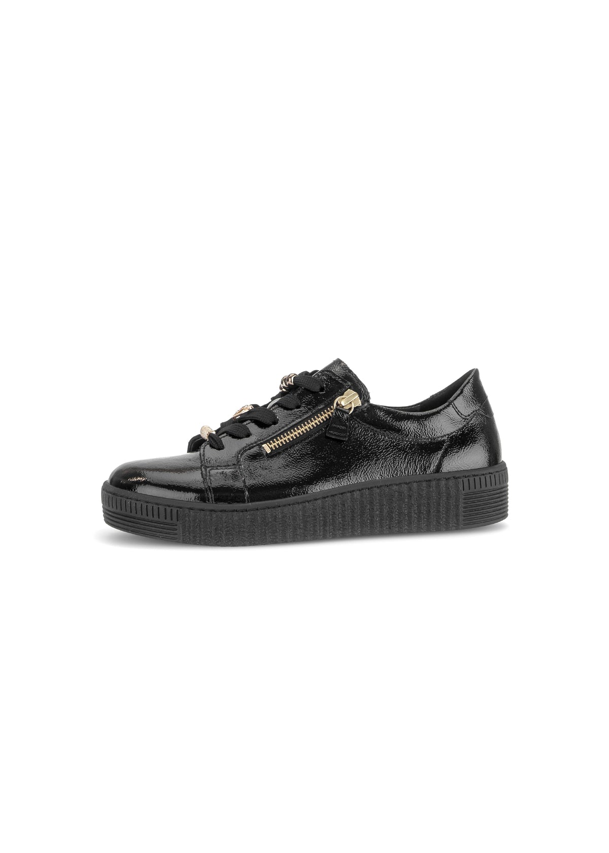 Sneakers med tjock sula – svart lackläder, guldfärgade detaljer