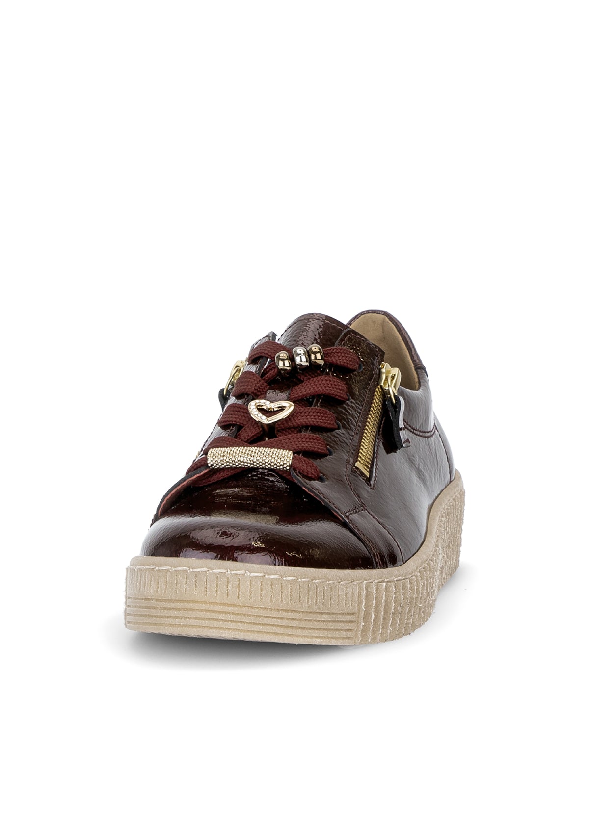 Sneakers med tjock sula – mörkrött lackläder, guldfärgade detaljer