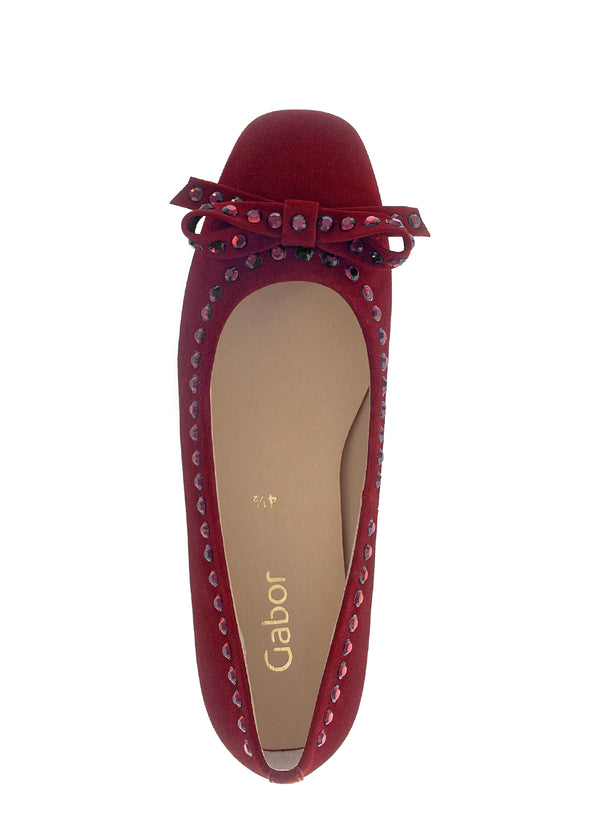 Ballerinaskor - mörkröd läder, rosett- och nithylla dekorationer