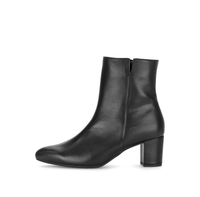 Lace-free ankle boots with a block heel - black leather