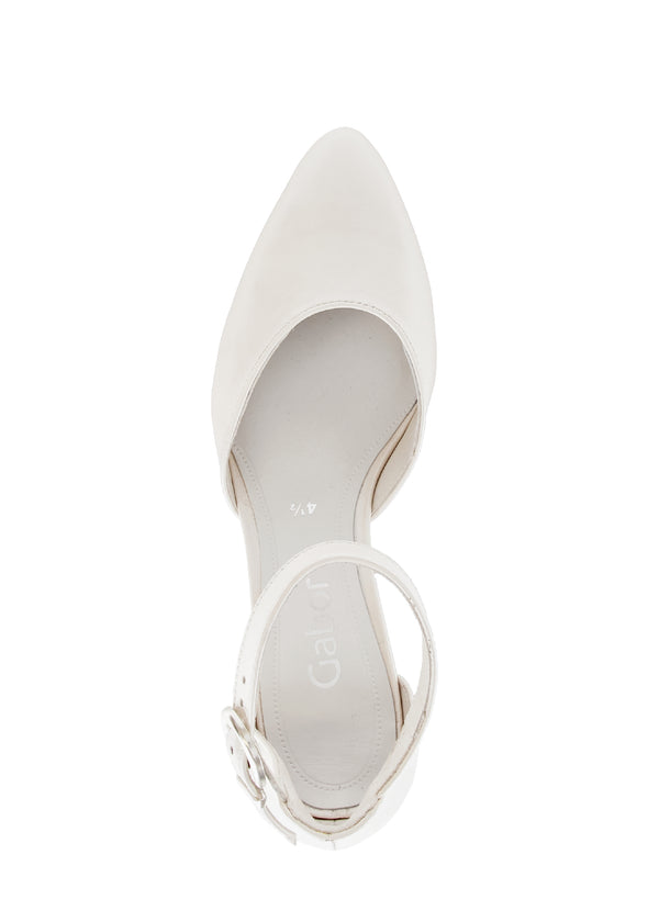 Sandaletter med klack - pärlvitt läder