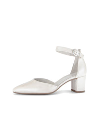 Sandaletter med klack - pärlvitt läder