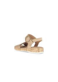 Sandaletter med låg kilklack - beige läder, kardborreband, dekorativ spänne