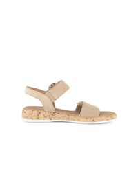 Sandaletter med låg kilklack - beige läder, kardborreband, dekorativ spänne