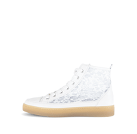 Varrelliset pitsitennarit - valkoinen nahka ja pitsikangas