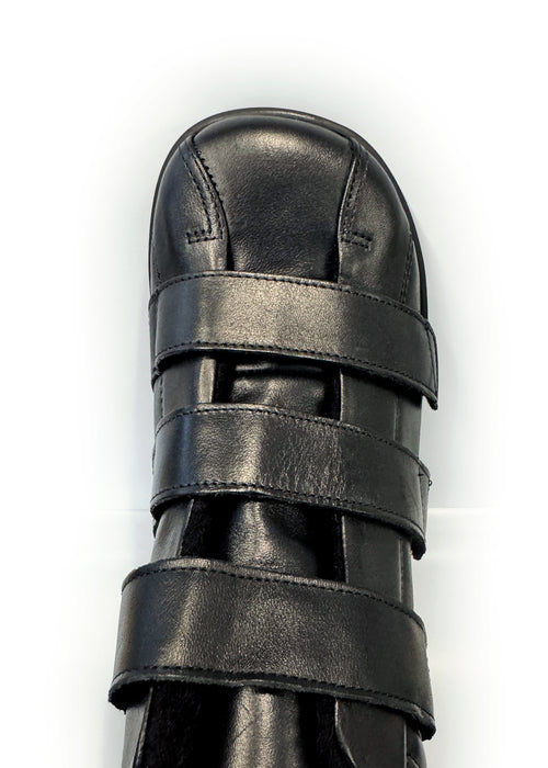 Terveyskenkänilkkurit tarroilla - musta nahka, erittäin leveä lesti