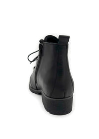 Ankelboots med klack - svart läder, bred bredd