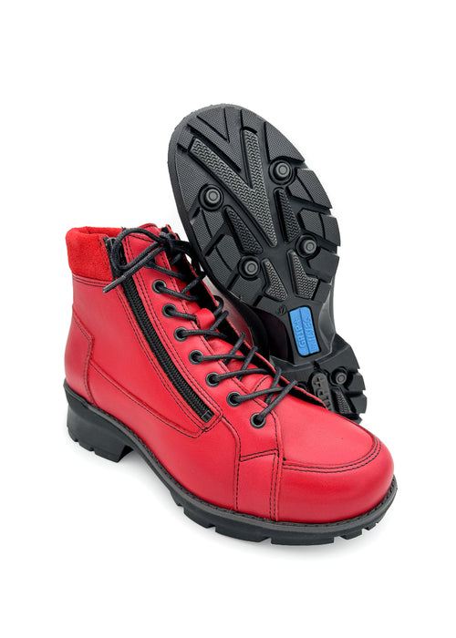 Nilkkurit pitävällä pohjalla - punainen nahka, leveä lesti