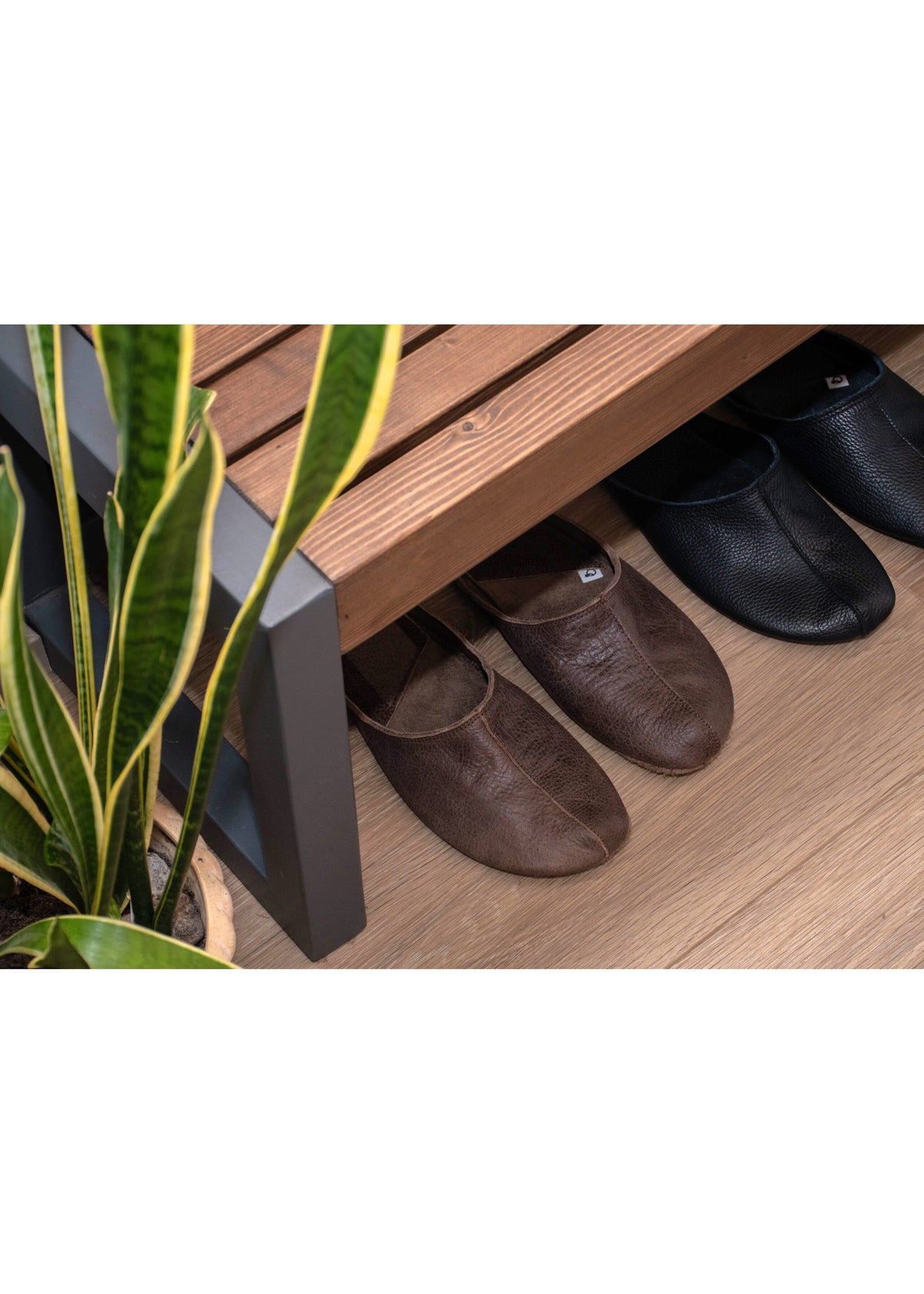 Sulbi-tohvelit - musta nahka