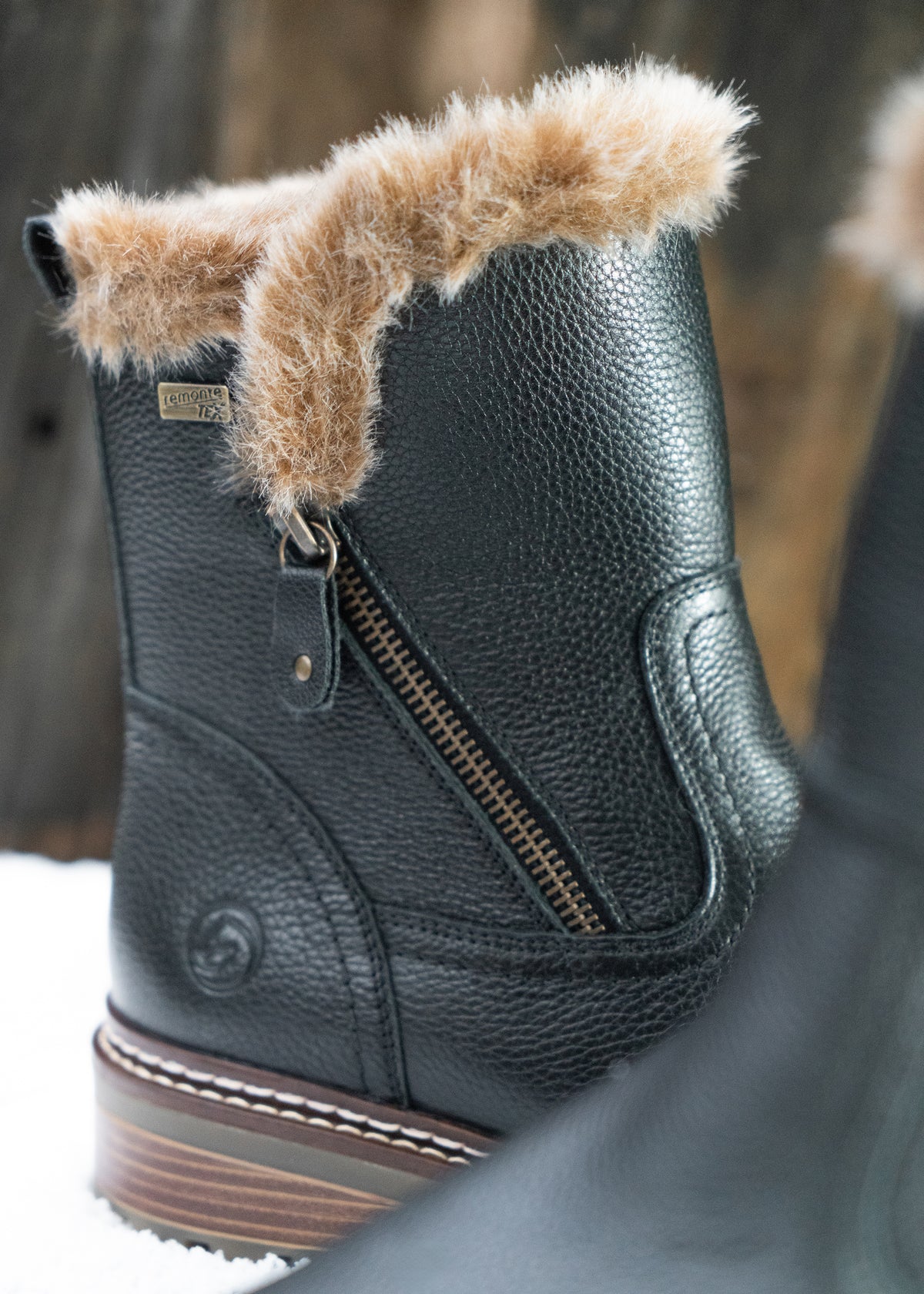 Talvikengät kitkapohjalla - musta nahka, Remonte-TEX