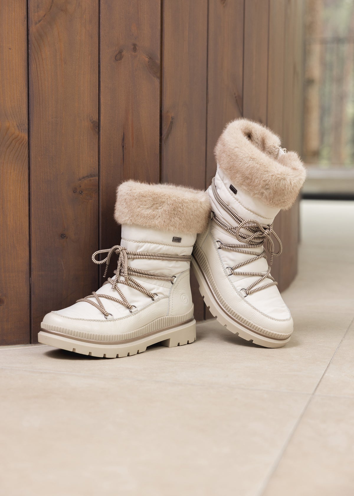 Winter ankle boots with friction sole - beige