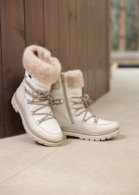 Winter ankle boots with friction sole - beige