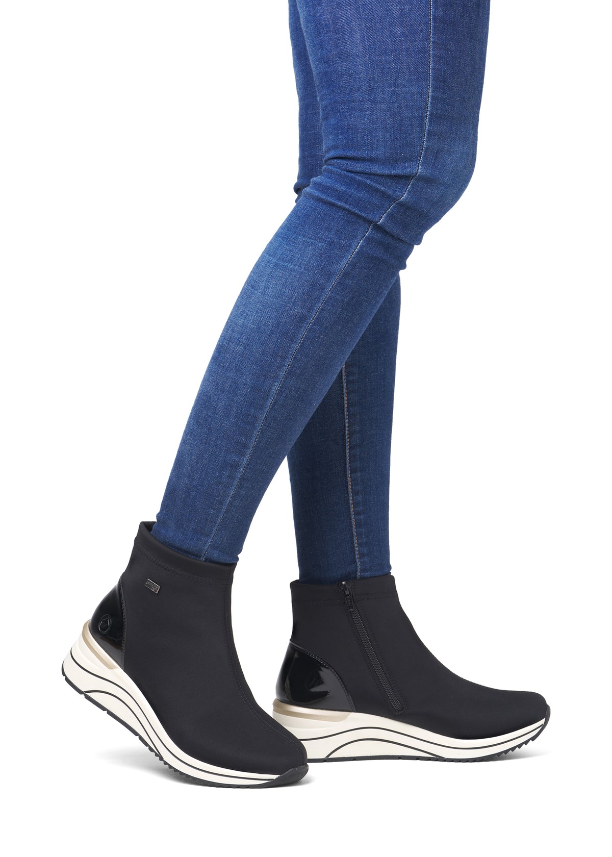 Allvädersankelboots med kilklack – svart textil, Remonte-TEX