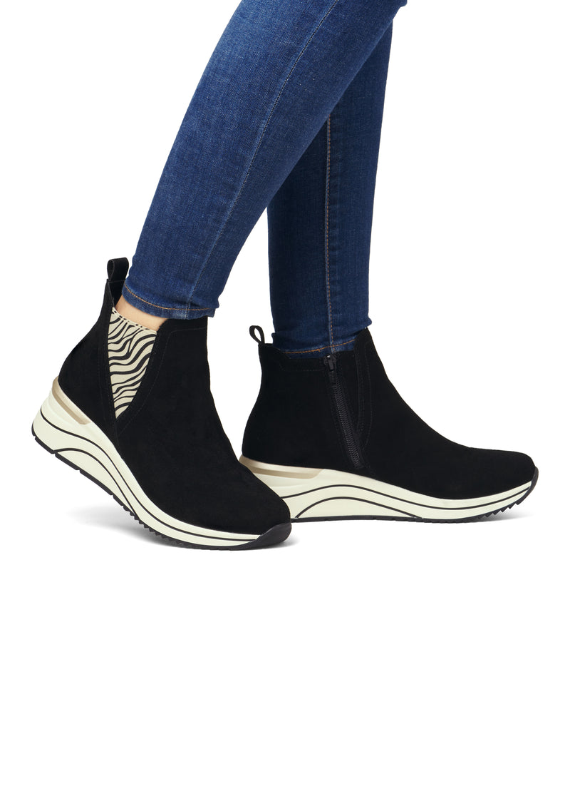 Chelsea ankle boots with wedge heel - black leather, tiger pattern