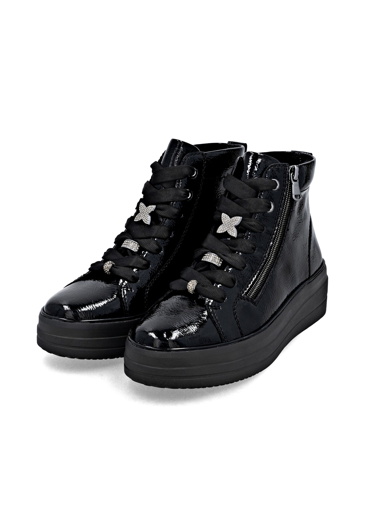 Varrelliset tennarit paksulla pohjalla - musta kiiltonahka, musta pohja