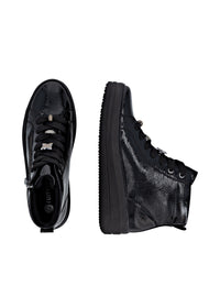 Varrelliset tennarit paksulla pohjalla - musta kiiltonahka, musta pohja