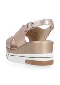 Sandals with a wedge sole - light shimmering copper