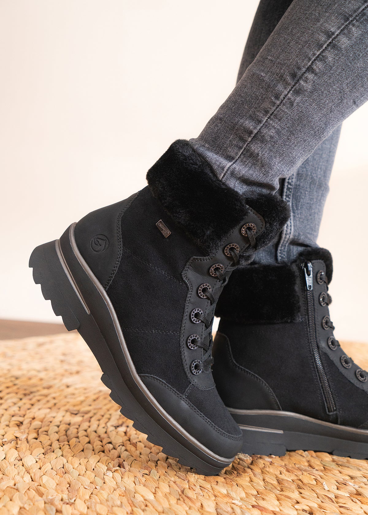 Lace-up winter ankle boots with grip sole - black leather, Remonte-TEX