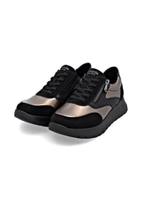 Tennarit pienellä kiilakorolla - mustat ja ruskeat sävyt, vegaaninen