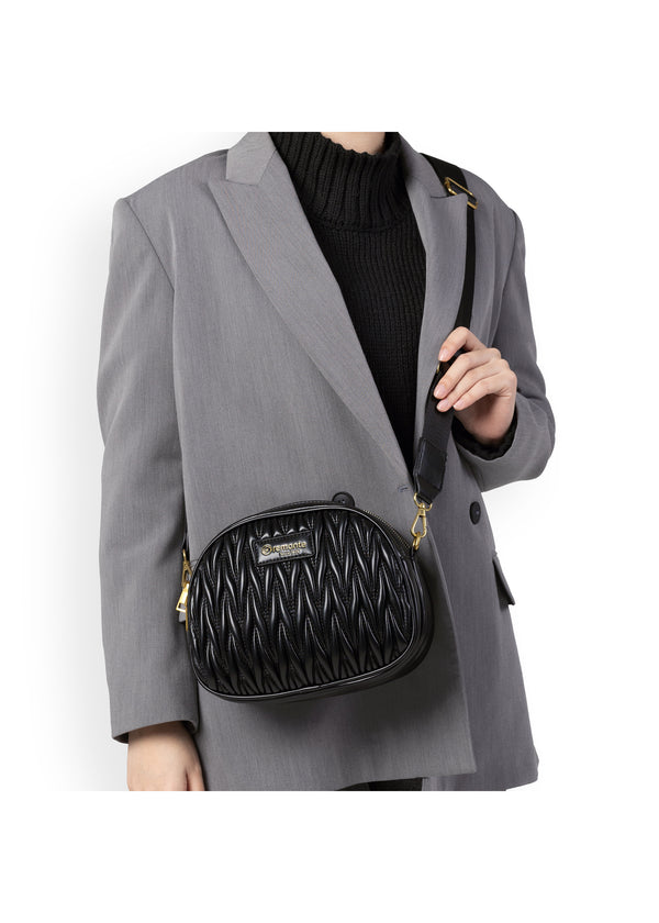 Liten axelväska för kvinnor - svart, svart-vit mönstrad axelrem
