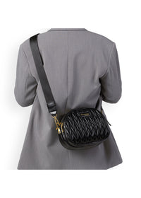 Naisten pieni olkalaukku - musta, musta-valkokuvioinen olkahihna