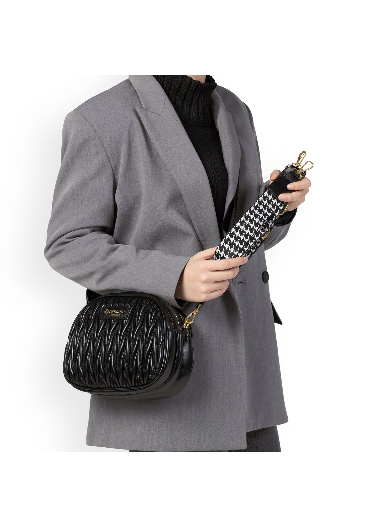 Naisten pieni olkalaukku - musta, musta-valkokuvioinen olkahihna