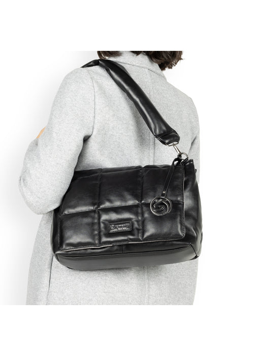 Naisten olkalaukku - musta tikkitoppa