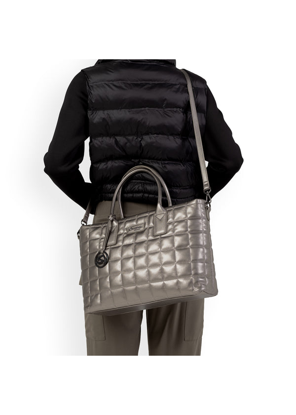 Damhandväska - platinafärgad quiltad topp