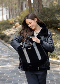 Women's handbag - black faux fur