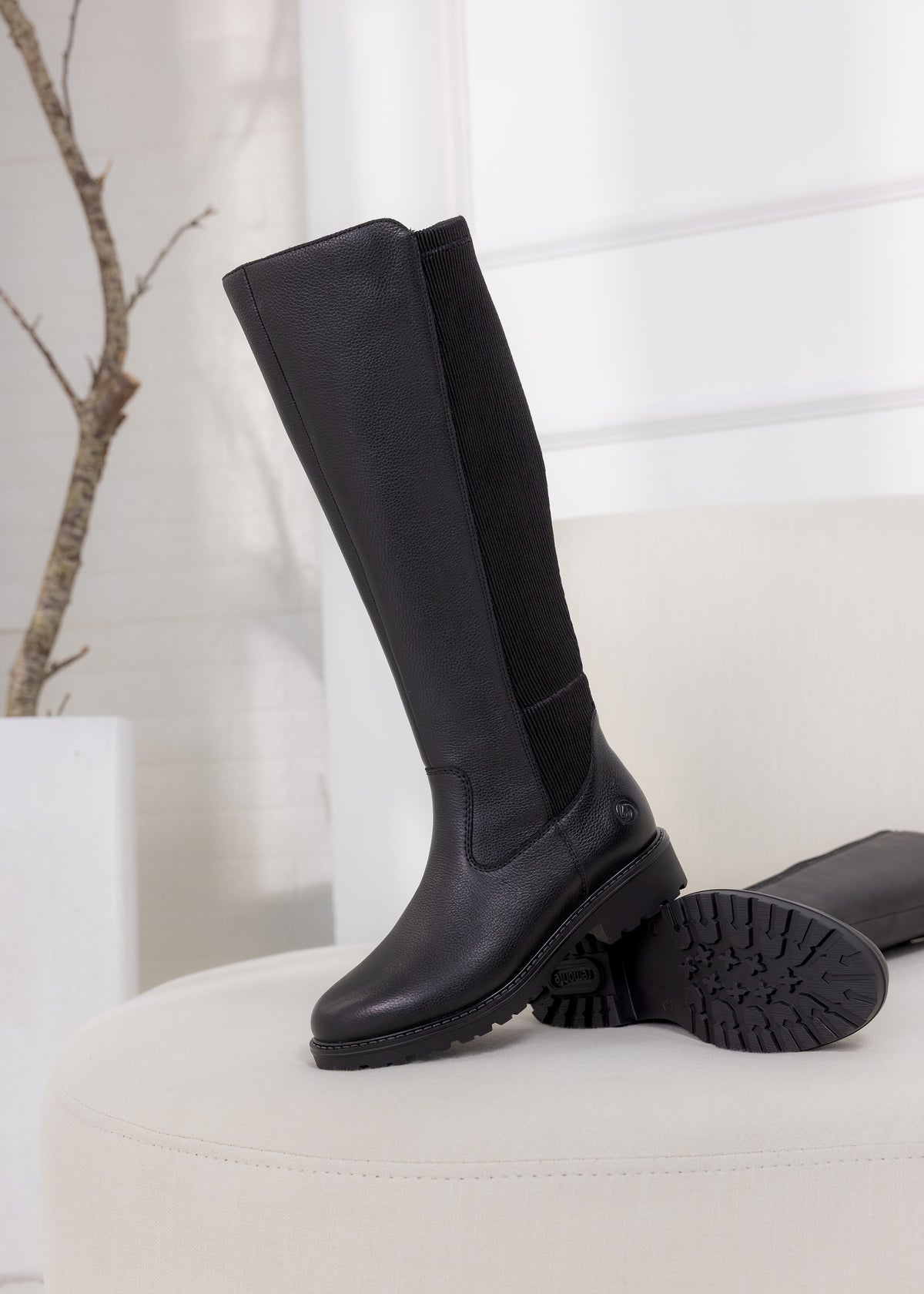 Saappaat - musta nahka, takana joustava kangas, L-XL-varsi