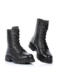 Maiharit - Sanni, musta nahka, leveä lesti